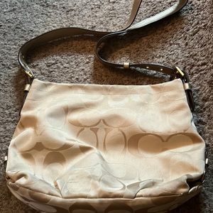 A Great coach crossbody bag! Like new condition